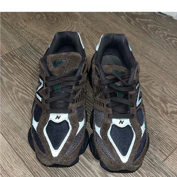 9060 ‘Beef & Broccoli’ 2023 - Picture 3 of 5